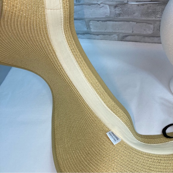 Woman's Packable Wide Brim Sun/Beach Hat - Picture 6 of 7